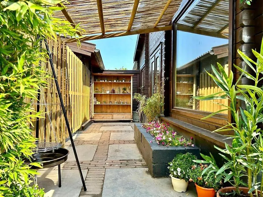 Jungle Style Lodge With Jacuzzi ,Sauna And Garden Near Amsterdam Vijfhuizen Apartment